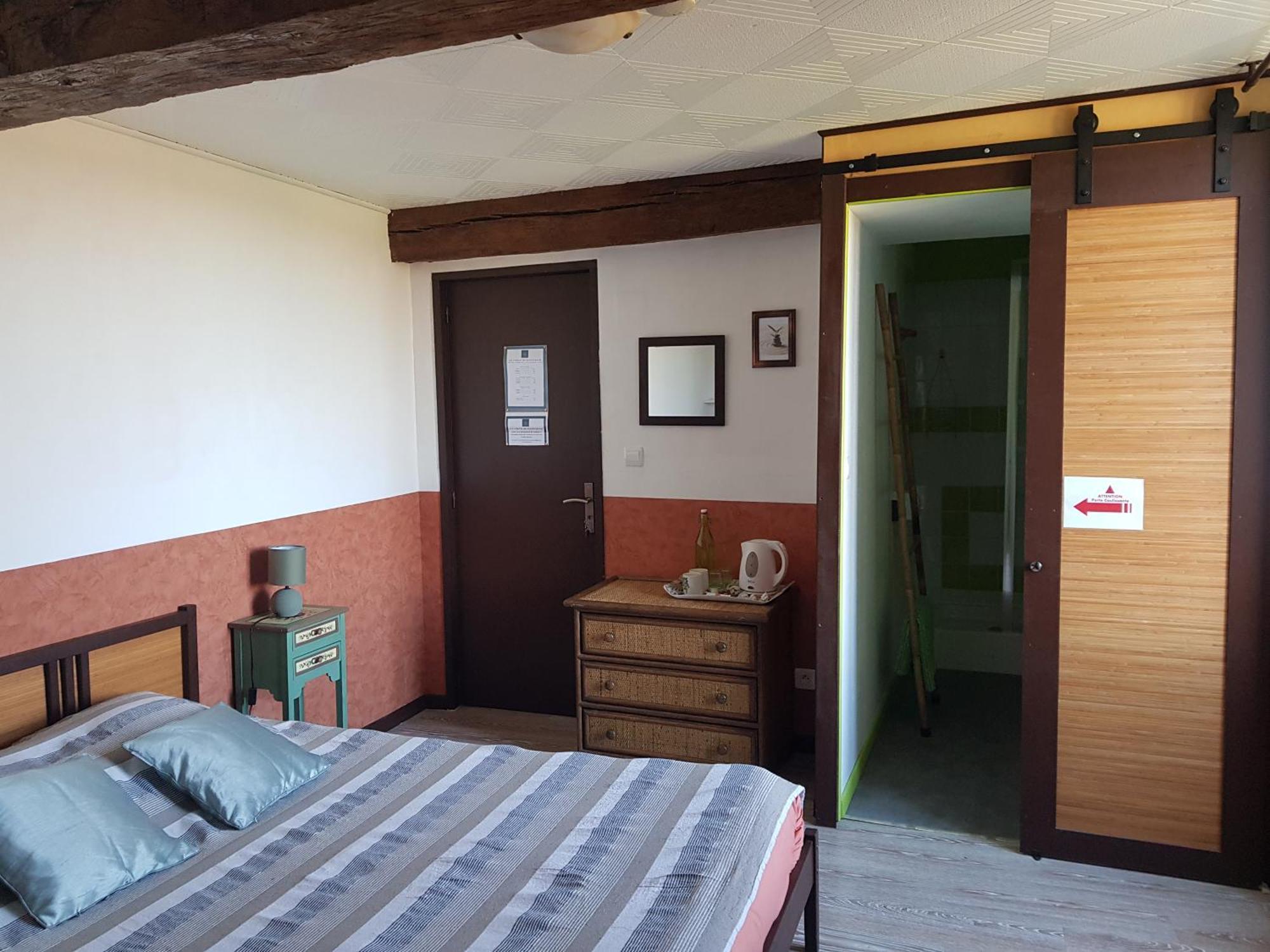 Bed and Breakfast Les Forges De Planechaud Saint-Sornin-Leulac Экстерьер фото